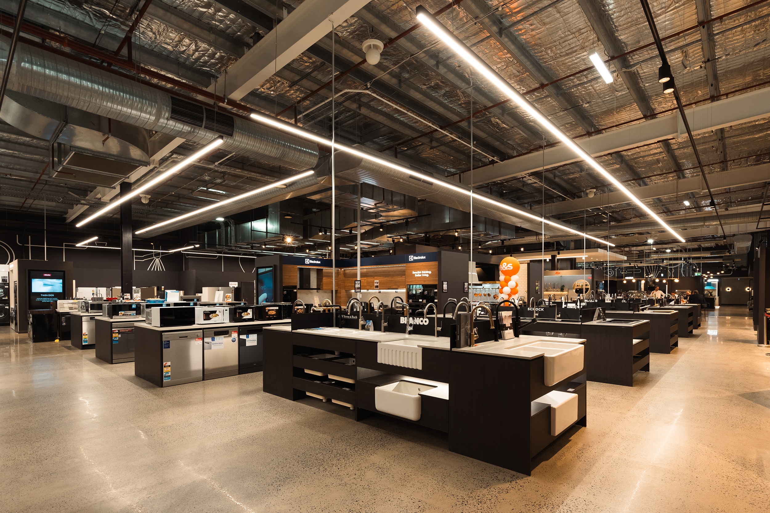 E&S Trading – Chadstone